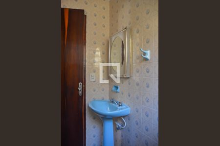 Casa à venda com 130m², 3 quartos e 2 vagasBanheiro