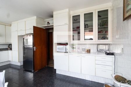 Casa à venda com 301m², 5 quartos e 3 vagasCozinha