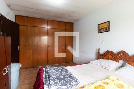 Casa à venda com 301m², 5 quartos e 3 vagasQuarto 2