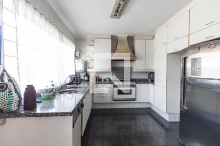 Casa à venda com 301m², 5 quartos e 3 vagasCozinha