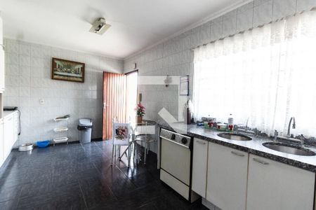 Casa à venda com 301m², 5 quartos e 3 vagasCozinha