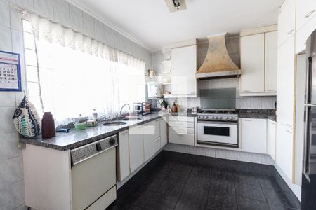 Casa à venda com 301m², 5 quartos e 3 vagasCozinha