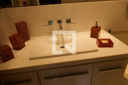 Apartamento à venda com 164m², 3 quartos e 2 vagasBanheiro social 