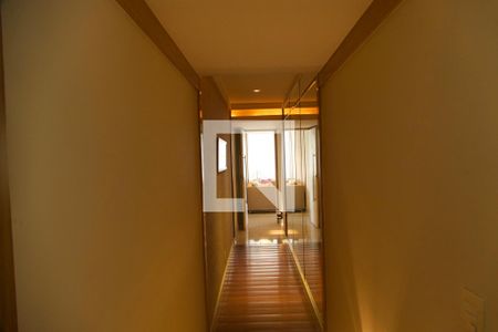 Apartamento à venda com 164m², 3 quartos e 2 vagasCorredor 