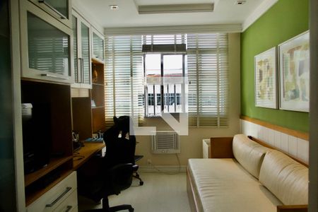 Apartamento à venda com 164m², 3 quartos e 2 vagasQuarto