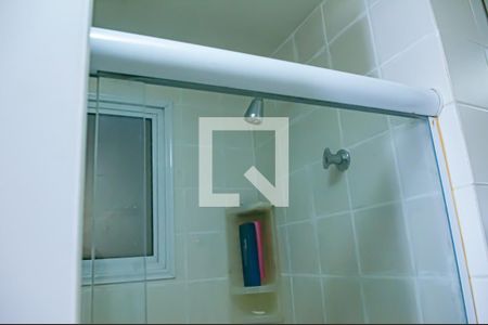 banheiro de apartamento para alugar com 2 quartos, 56m² em Taquara, Rio de Janeiro