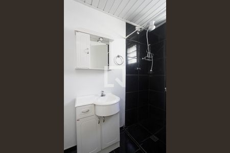 Banheiro de kitnet/studio à venda com 1 quarto, 32m² em Passo D’areia, Porto Alegre
