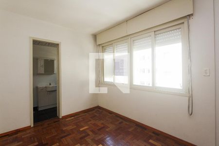 Sala/Quarto de kitnet/studio à venda com 1 quarto, 32m² em Passo D’areia, Porto Alegre