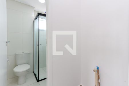 Banheiro de apartamento para alugar com 1 quarto, 30m² em Vila Mazzei, São Paulo