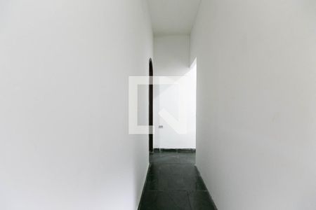 Corredor dos Quartos  de casa para alugar com 2 quartos, 90m² em Parque Guarani, São Paulo