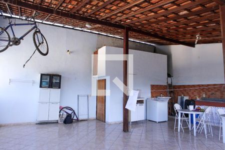 Casa à venda com 185m², 2 quartos e 1 vagaTerraço (Churrasqueira e Área de Serviço)