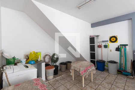 Casa à venda com 303m², 3 quartos e 8 vagasLavanderia