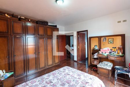 Casa à venda com 303m², 3 quartos e 8 vagasQuarto Suíte