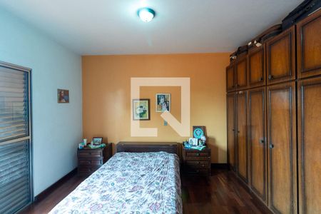 Casa à venda com 303m², 3 quartos e 8 vagasQuarto Suíte