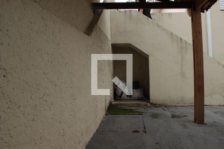 Casa à venda com 180m², 3 quartos e 4 vagasQuintal - cobertura detalhe