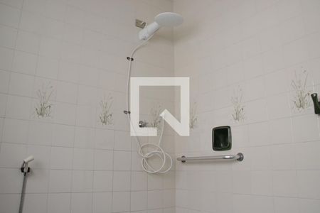 Casa à venda com 180m², 3 quartos e 4 vagasBanheiro detalhe