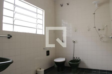 Casa à venda com 180m², 3 quartos e 4 vagasBanheiro