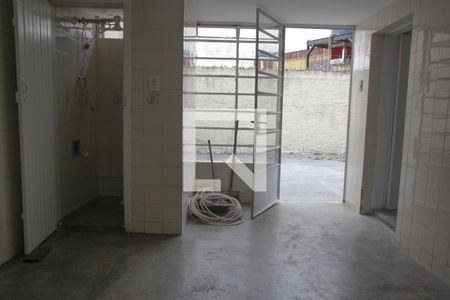 Casa à venda com 180m², 3 quartos e 4 vagasLavanderia / depósito detalhe banheiro com chuveiro