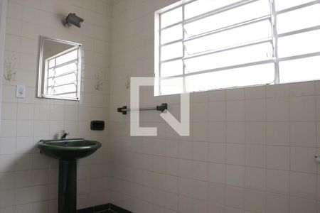 Casa à venda com 180m², 3 quartos e 4 vagasBanheiro
