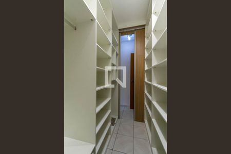 Casa à venda com 106m², 3 quartos e 1 vaga Casa à venda com 106m², 3 quartos e 1 vagaCloset da Suíte