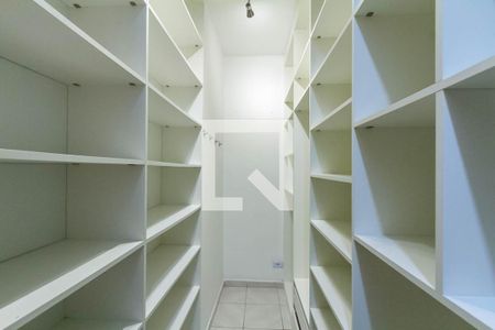 Casa à venda com 106m², 3 quartos e 1 vaga Casa à venda com 106m², 3 quartos e 1 vagaCloset da Suíte
