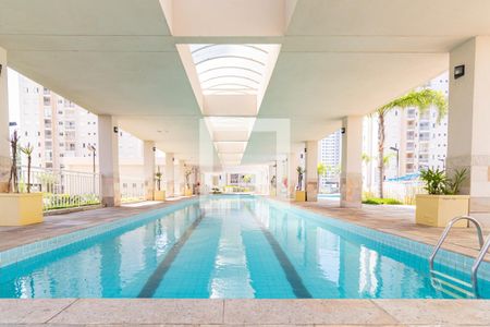 Apartamento à venda com 72m², 3 quartos e 1 vaga Apartamento à venda com 72m², 3 quartos e 1 vagaÁrea comum - Piscina 2