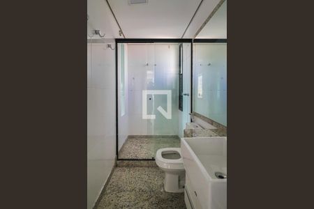 Apartamento à venda com 172m², 2 quartos e 4 vagasBanheiro do Quarto 2 Suíte