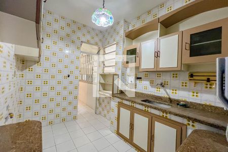 Apartamento para alugar com 100m², 2 quartos e 1 vaga Apartamento para alugar com 100m², 2 quartos e 1 vagaCozinha