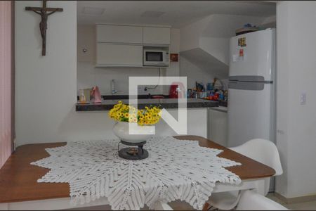 Sala de casa de condomínio à venda com 3 quartos, 105m² em Vargem Pequena, Rio de Janeiro