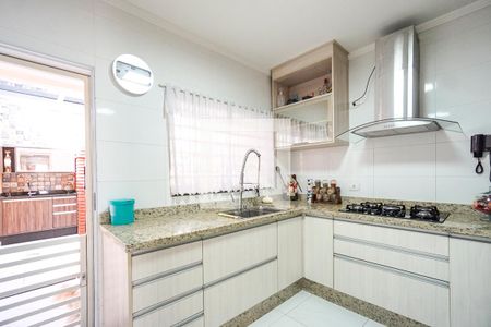 Casa à venda com 120m², 2 quartos e 2 vagas Casa à venda com 120m², 2 quartos e 2 vagasCozinha
