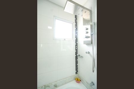 Casa à venda com 120m², 2 quartos e 2 vagas Casa à venda com 120m², 2 quartos e 2 vagasChuveiro