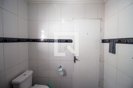 Banheiro de casa para alugar com 1 quarto, 27m² em Itaquera, São Paulo