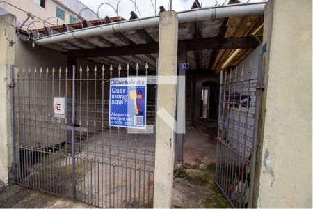 Casa para alugar com 27m², 1 quarto e 1 vaga Casa para alugar com 27m², 1 quarto e 1 vagaFachada