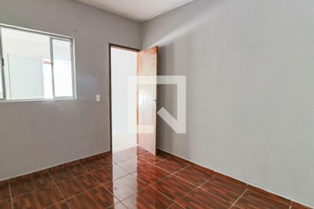 Quarto de casa para alugar com 1 quarto, 40m² em Jardim Salete, Taboão da Serra