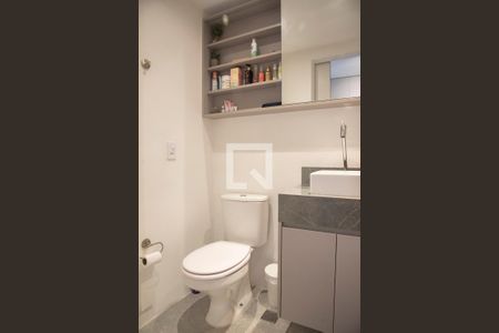 Banheiro de kitnet/studio para alugar com 1 quarto, 25m² em Vila Clementino, São Paulo