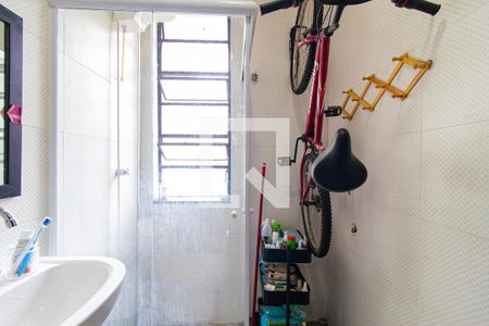 Banheiro de kitnet/studio para alugar com 1 quarto, 28m² em Bela Vista, São Paulo