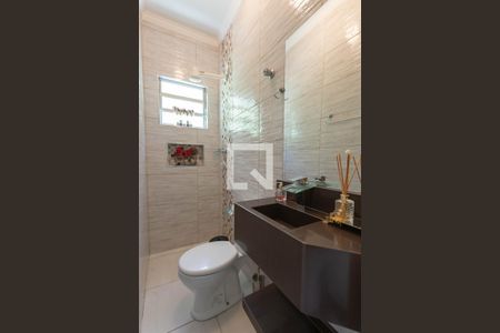 Casa à venda com 150m², 3 quartos e 2 vagas Casa à venda com 150m², 3 quartos e 2 vagasBanheiro Churrasqueira