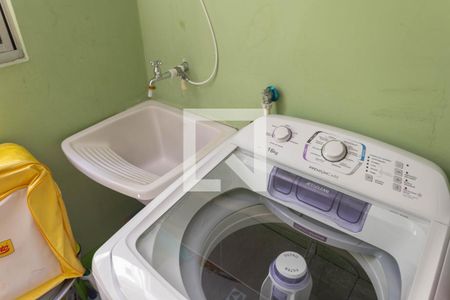 Casa à venda com 150m², 3 quartos e 2 vagas Casa à venda com 150m², 3 quartos e 2 vagasLavanderia