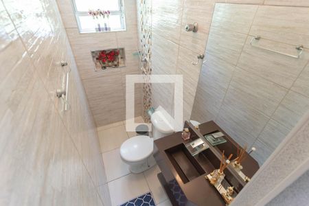 Casa à venda com 150m², 3 quartos e 2 vagas Casa à venda com 150m², 3 quartos e 2 vagasBanheiro Churrasqueira