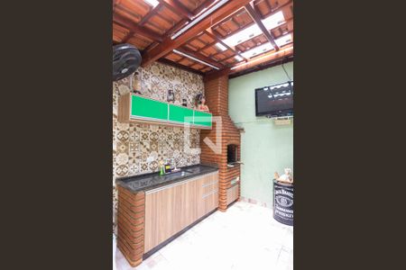 Casa à venda com 150m², 3 quartos e 2 vagas Casa à venda com 150m², 3 quartos e 2 vagasChurasqueira