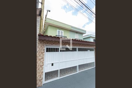 Casa à venda com 150m², 3 quartos e 2 vagas Casa à venda com 150m², 3 quartos e 2 vagasFachada