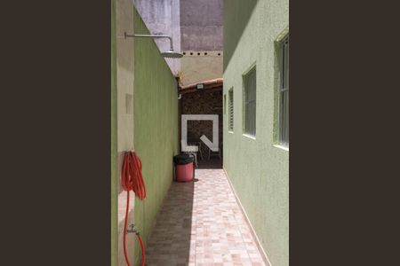 Casa à venda com 150m², 3 quartos e 2 vagas Casa à venda com 150m², 3 quartos e 2 vagasCorredor lateral