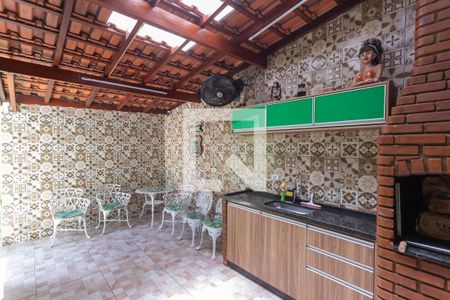 Casa à venda com 150m², 3 quartos e 2 vagas Casa à venda com 150m², 3 quartos e 2 vagasChurasqueira