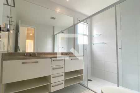 Apartamento à venda com 224m², 3 quartos e 3 vagasBanheiro da Suíte 1