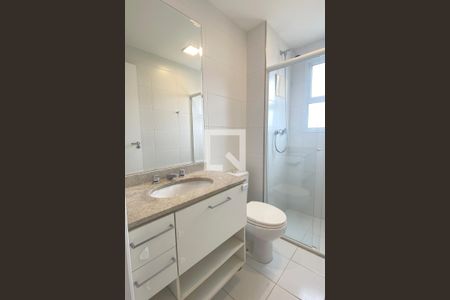 Apartamento à venda com 224m², 3 quartos e 3 vagasBanheiro da Suíte 2