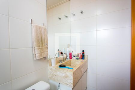 Apartamento à venda com 96m², 3 quartos e 2 vagasBanheiro do quarto 1