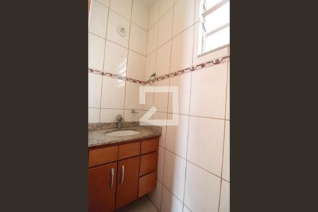 Casa de condomínio à venda com 249m², 3 quartos e 2 vagasLavabo