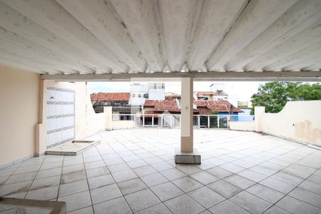 Casa de condomínio à venda com 249m², 3 quartos e 2 vagasTerraço