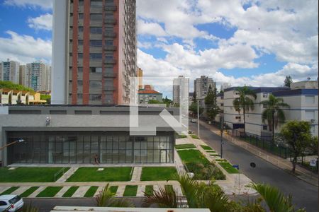 Vista de apartamento à venda com 3 quartos, 130m² em Vila Ipiranga, Porto Alegre