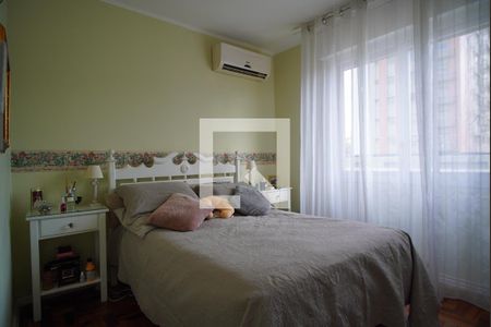 Quarto 1 de apartamento à venda com 3 quartos, 130m² em Vila Ipiranga, Porto Alegre